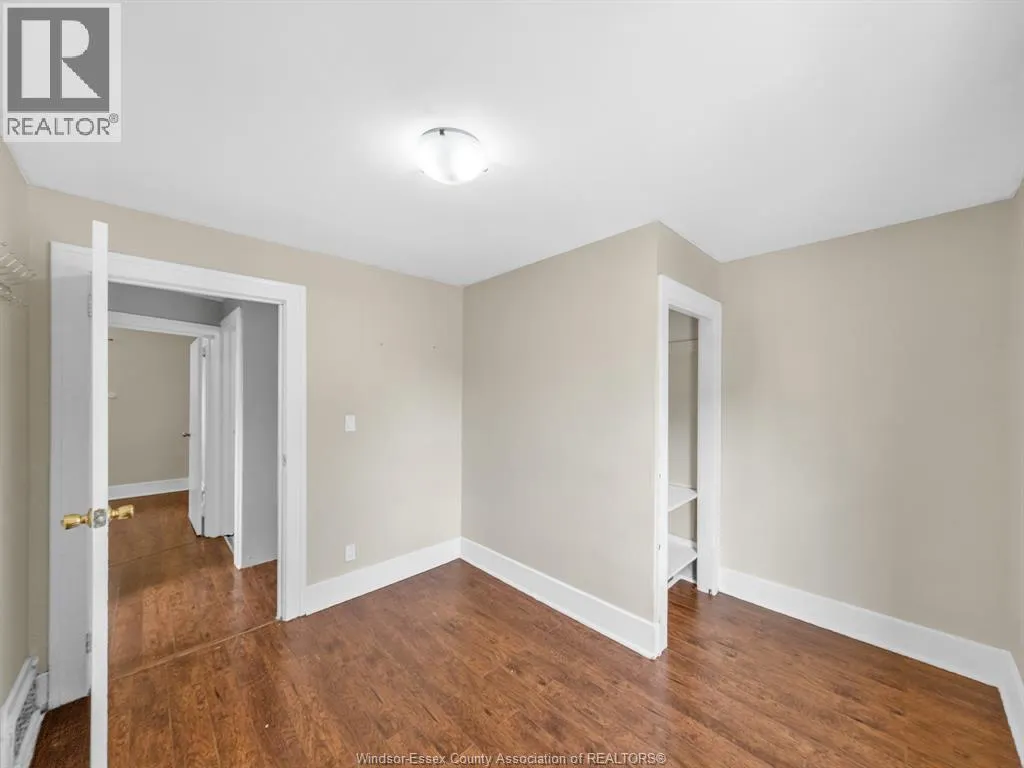 376 ELLIS STREET West