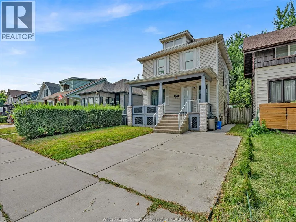 376 ELLIS STREET West