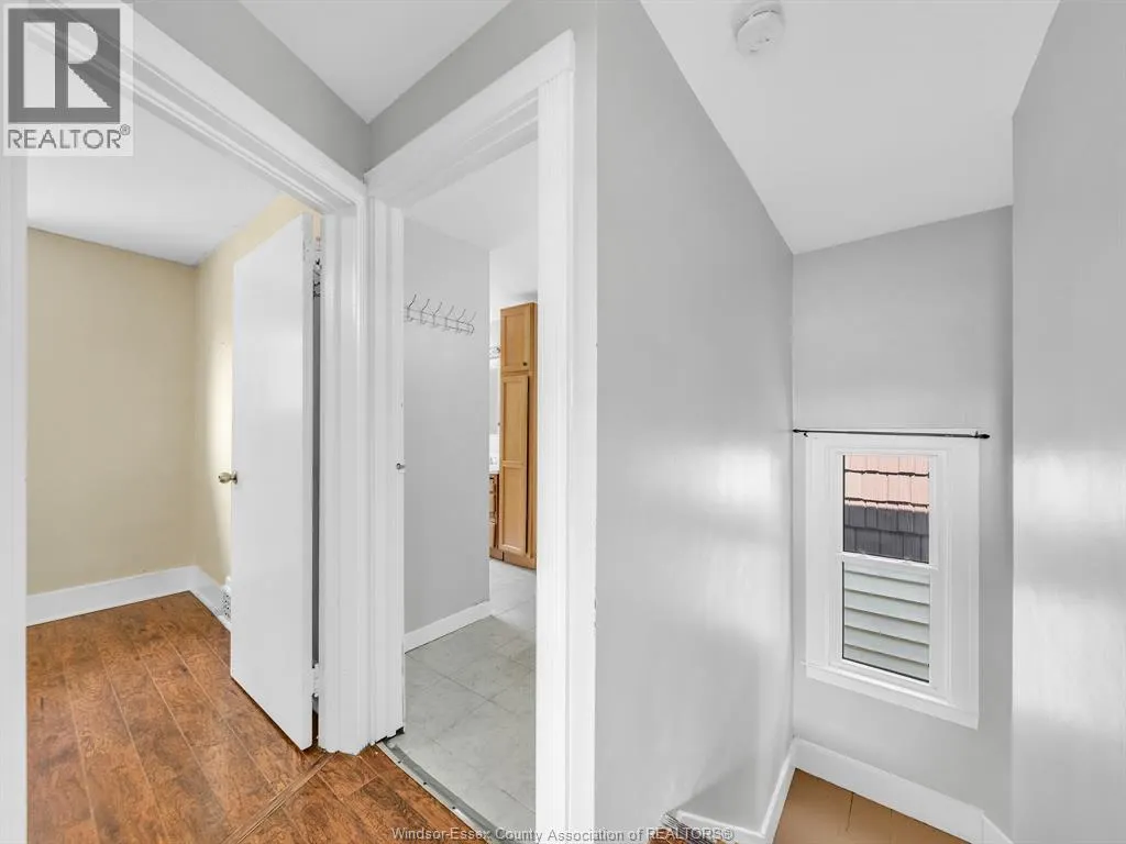 376 ELLIS STREET West