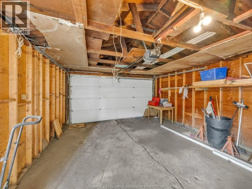 376 ELLIS STREET West