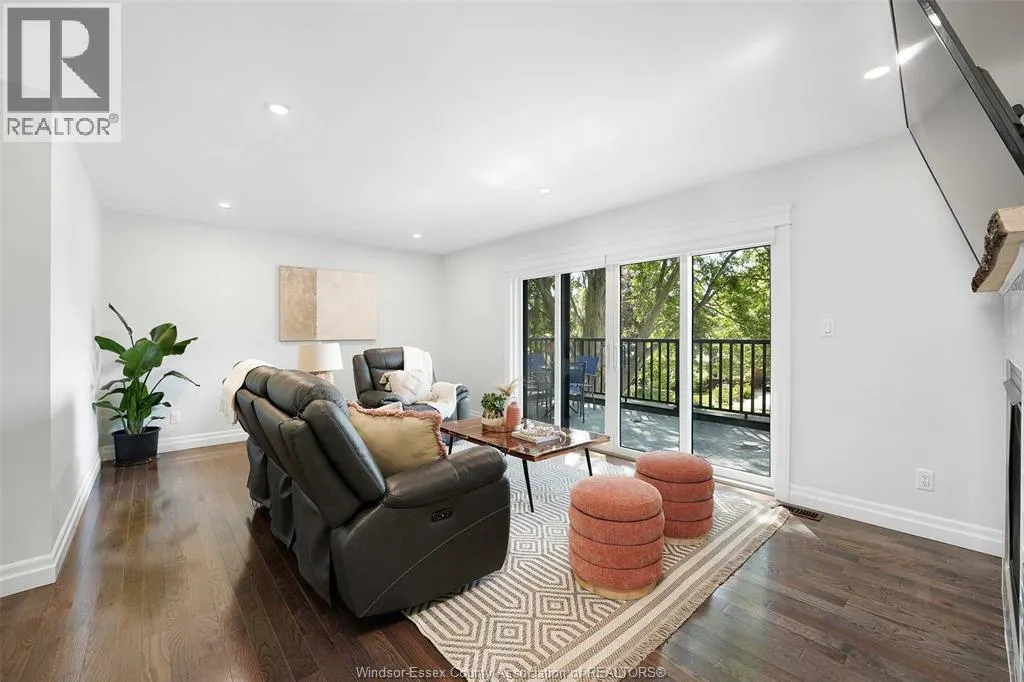 72 SCOTT DRIVE