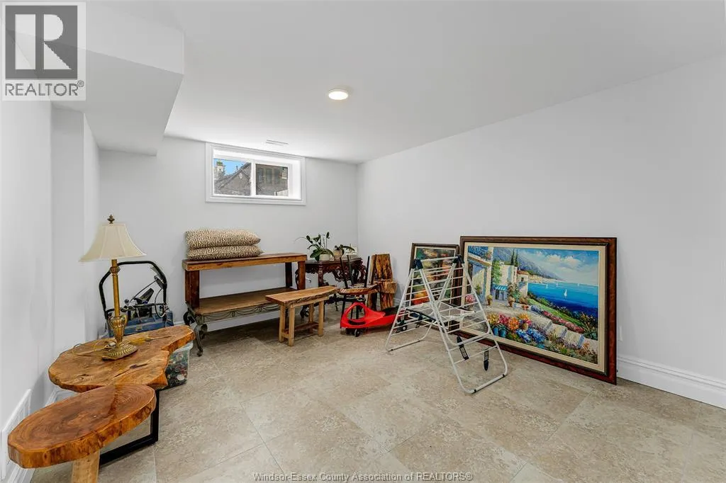 72 SCOTT DRIVE