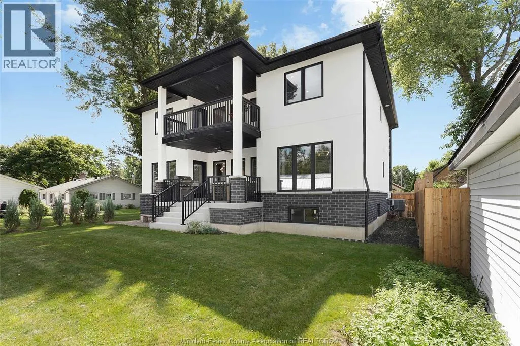 72 SCOTT DRIVE