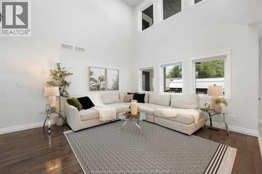 72 SCOTT DRIVE