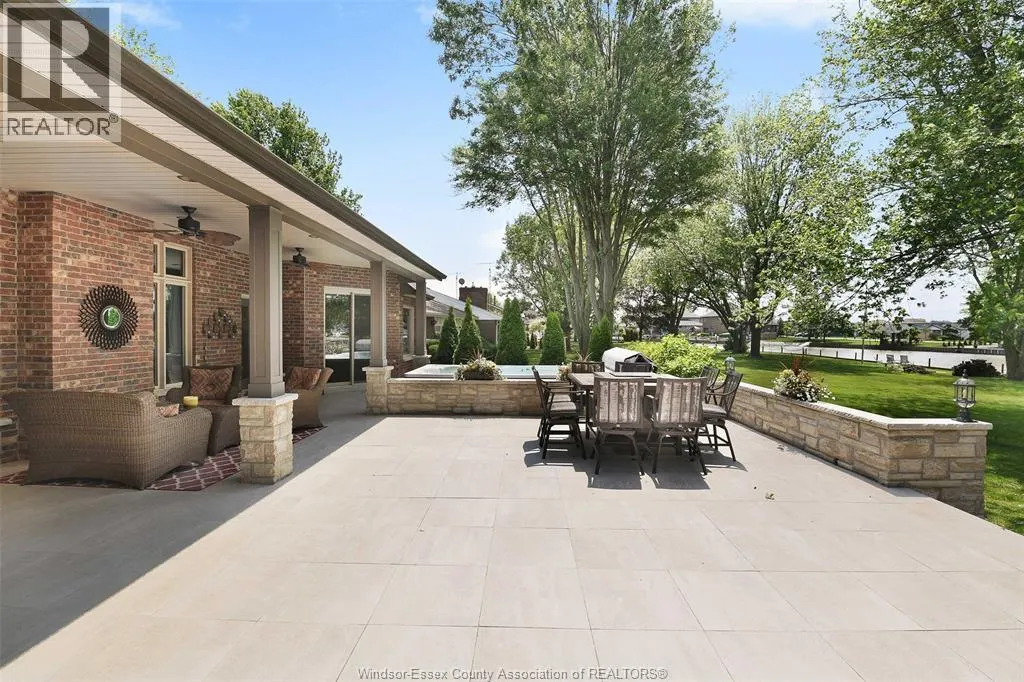 360 ANDREW CRESCENT