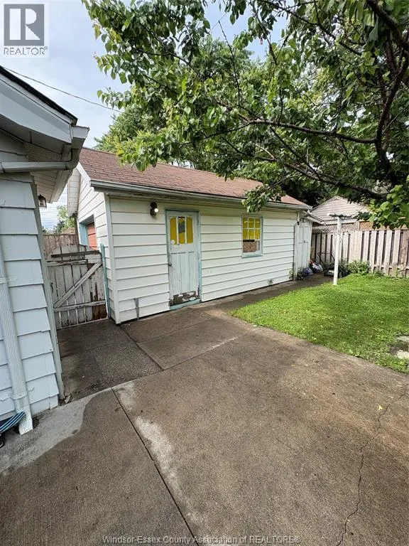 1002 DAWSON