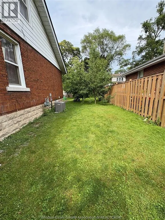 1002 DAWSON
