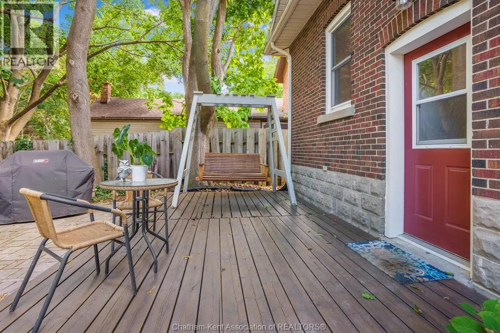203 Talbot STREET East