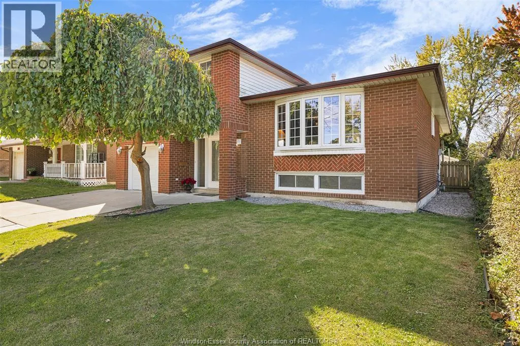 2855 FOREST GLADE DRIVE