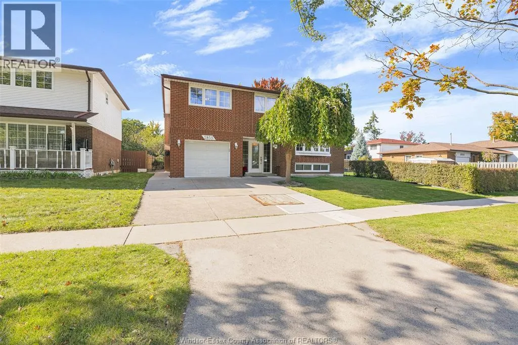 2855 FOREST GLADE DRIVE