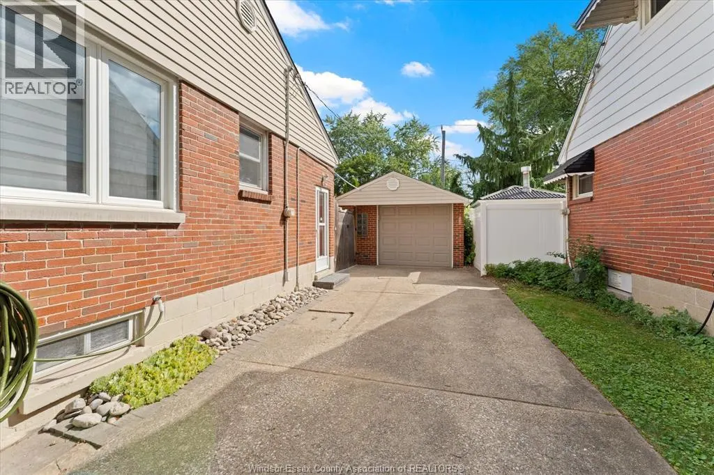2748 DANDURAND