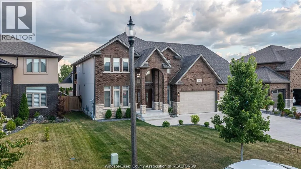 1097 CHARLOTTE CRESCENT