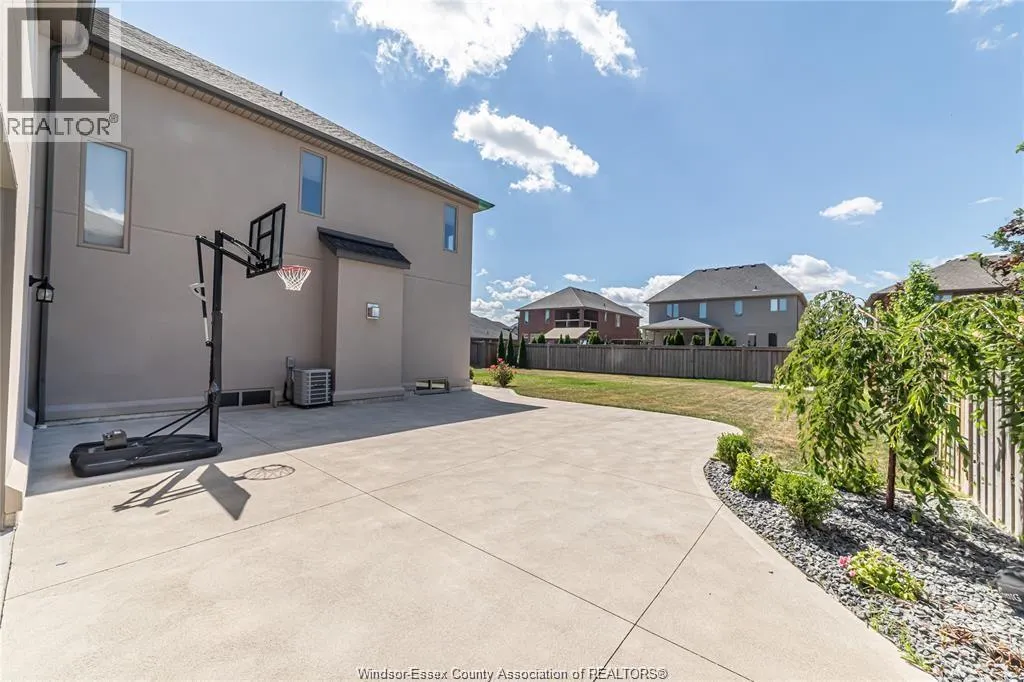1097 CHARLOTTE CRESCENT
