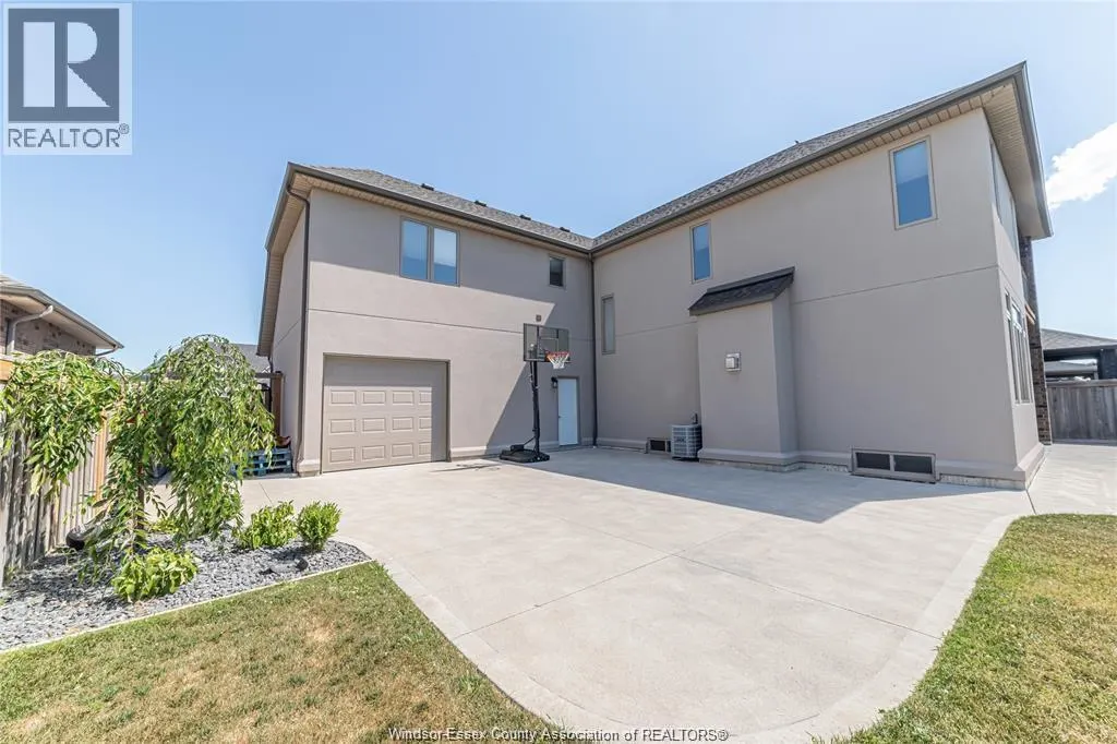 1097 CHARLOTTE CRESCENT