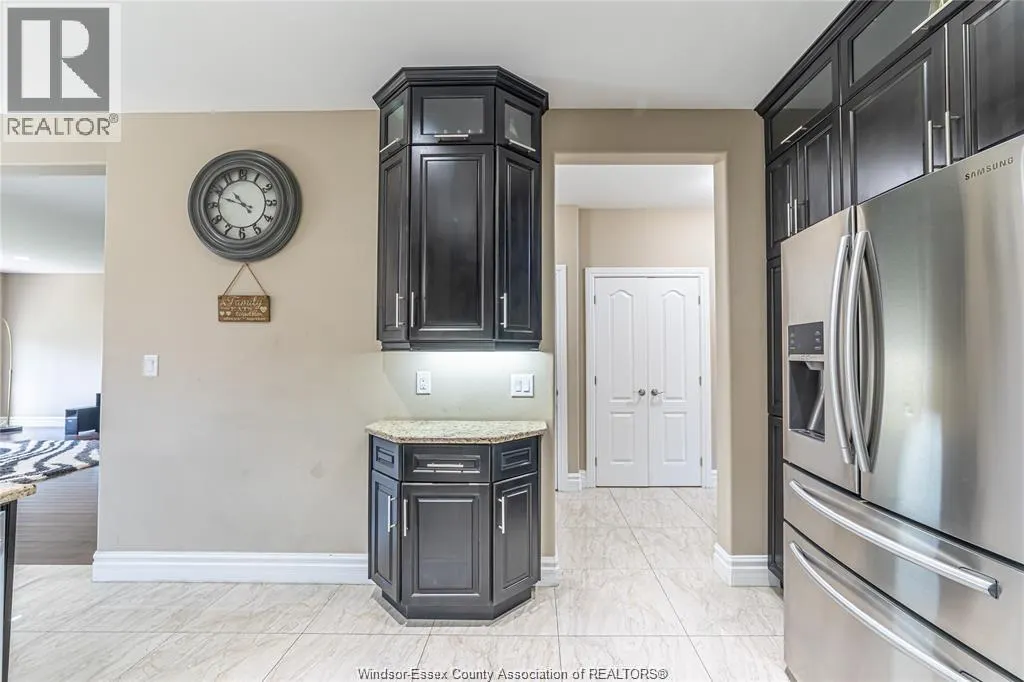 1097 CHARLOTTE CRESCENT