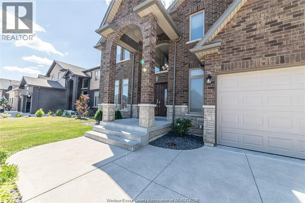 1097 CHARLOTTE CRESCENT