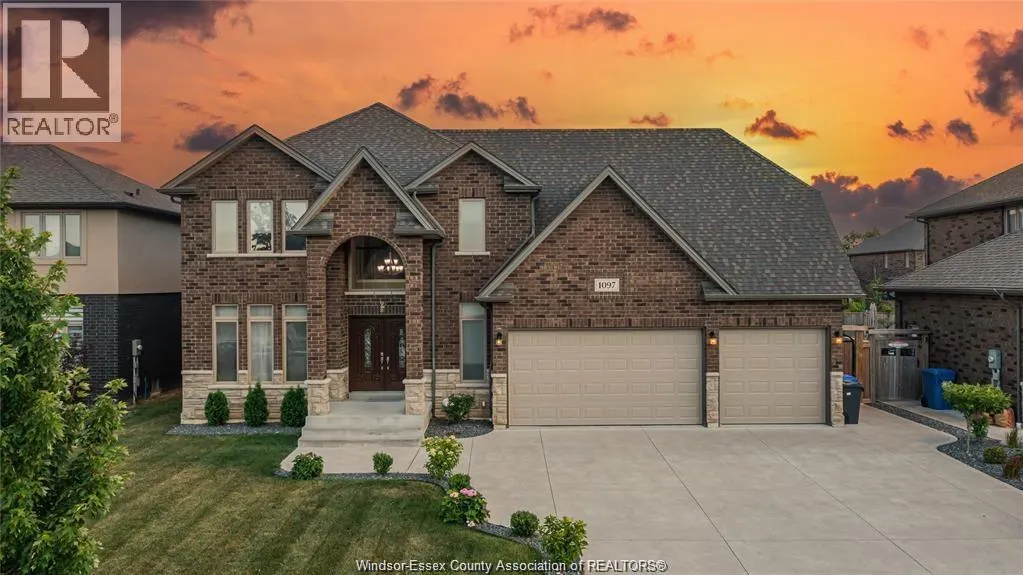 1097 CHARLOTTE CRESCENT