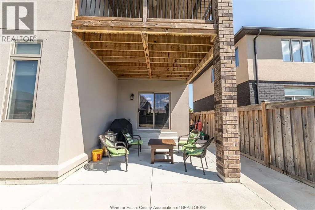1097 CHARLOTTE CRESCENT