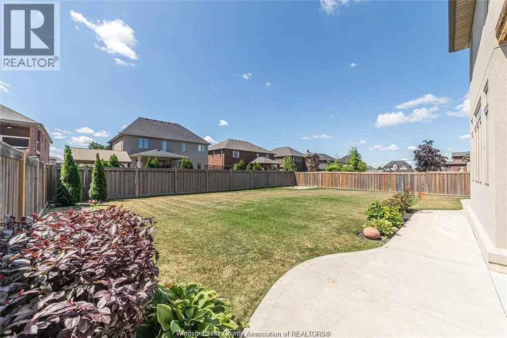 1097 CHARLOTTE CRESCENT