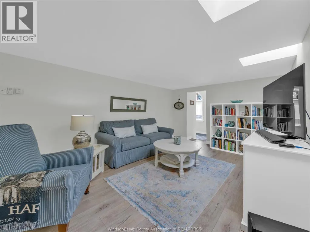 320 LAKEVIEW AVENUE