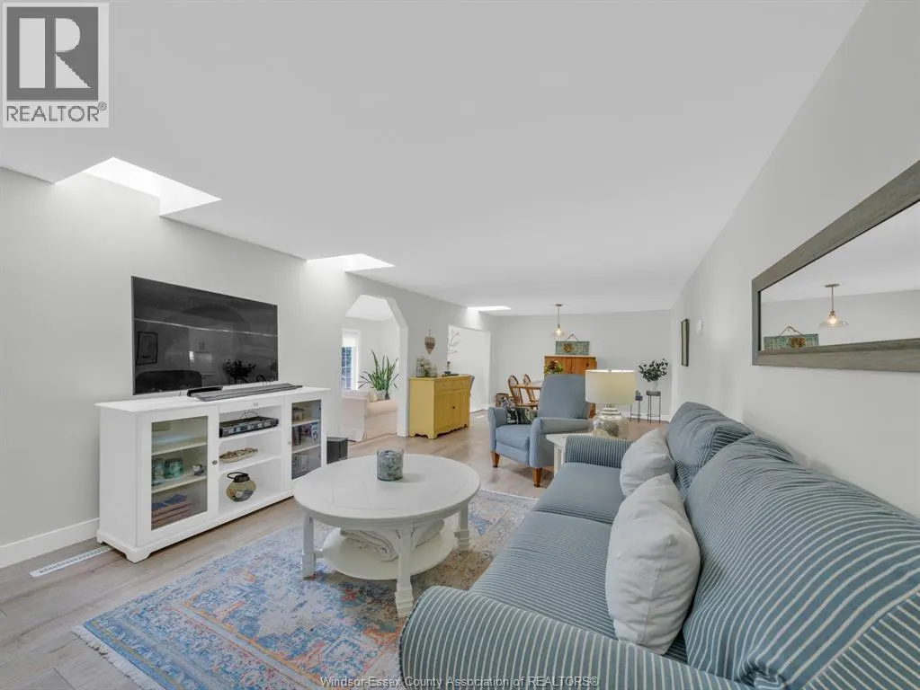 320 LAKEVIEW AVENUE