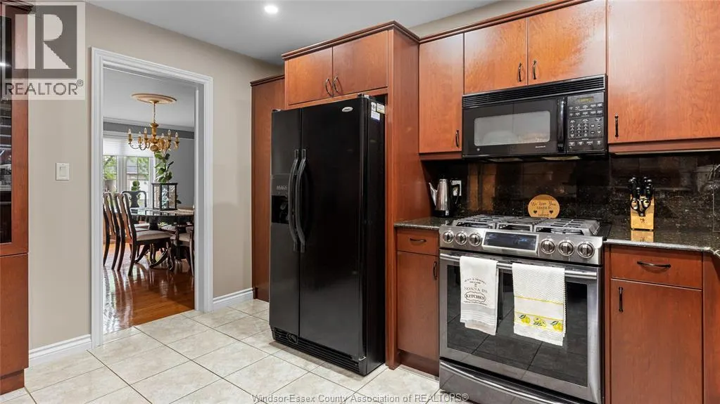 2769 LOMBARDY CRESCENT
