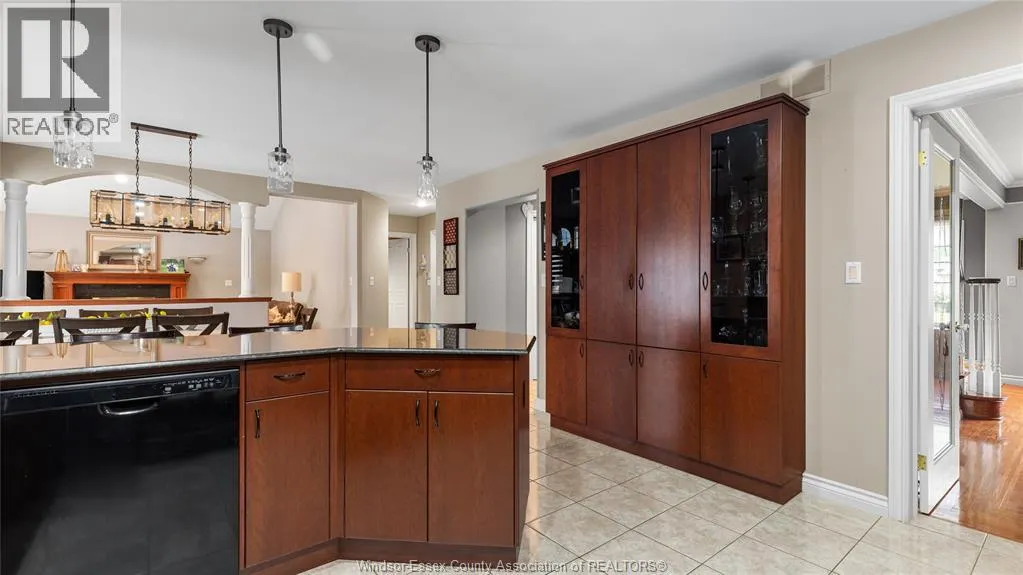 2769 LOMBARDY CRESCENT