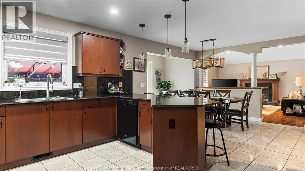 2769 LOMBARDY CRESCENT