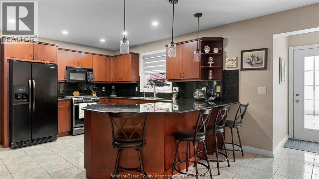 2769 LOMBARDY CRESCENT