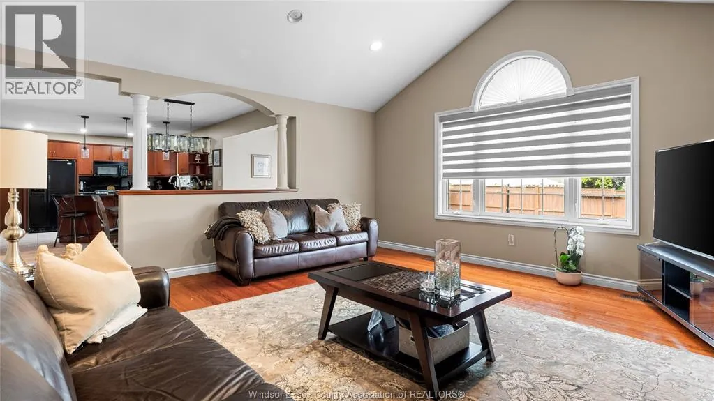 2769 LOMBARDY CRESCENT