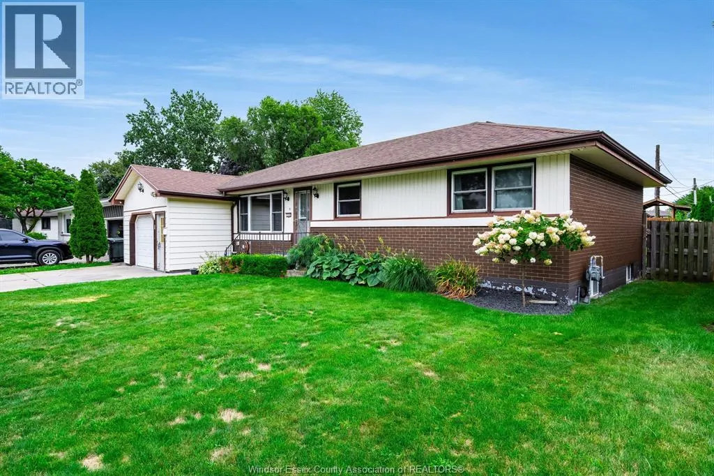 104 Danforth AVENUE