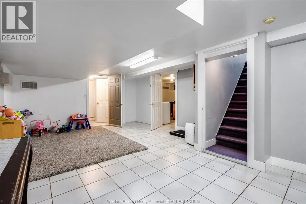 104 Danforth AVENUE