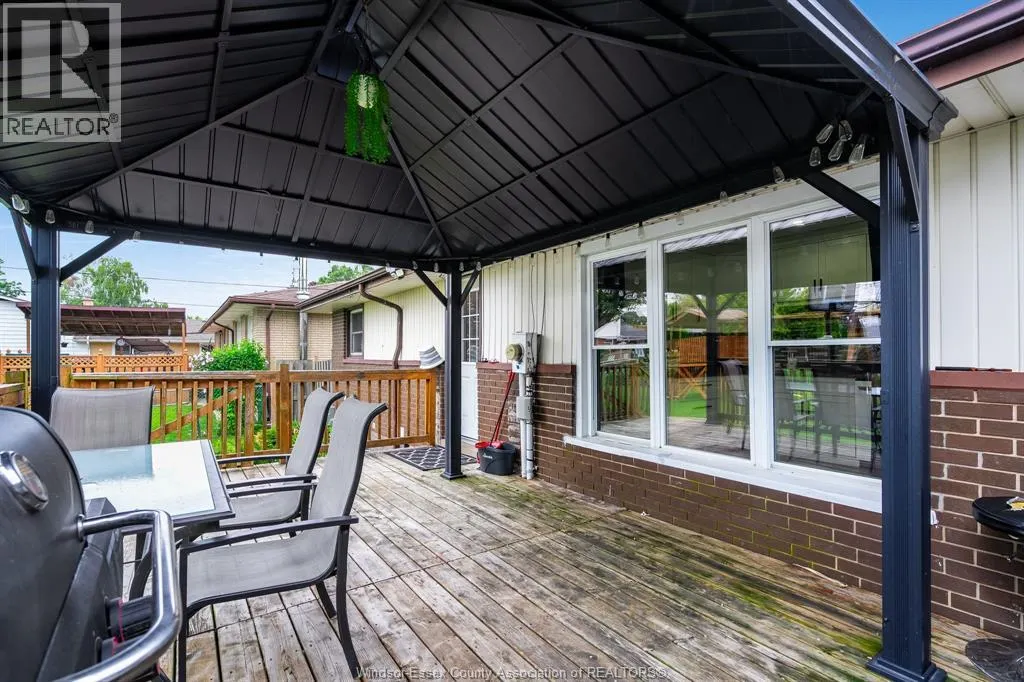 104 Danforth AVENUE