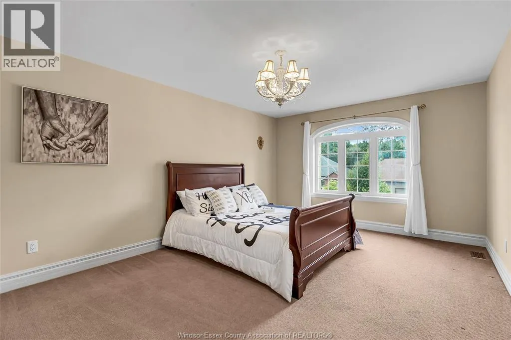 1385 MAPLE