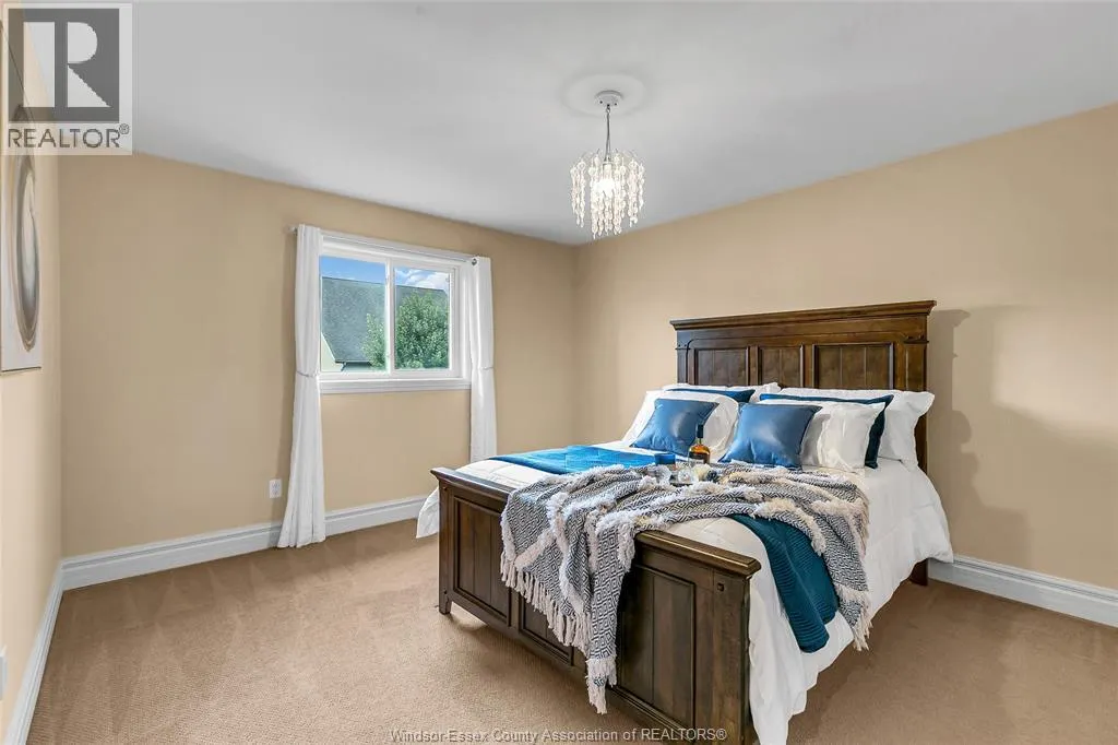 1385 MAPLE