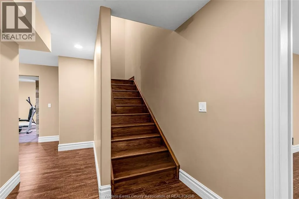 1385 MAPLE