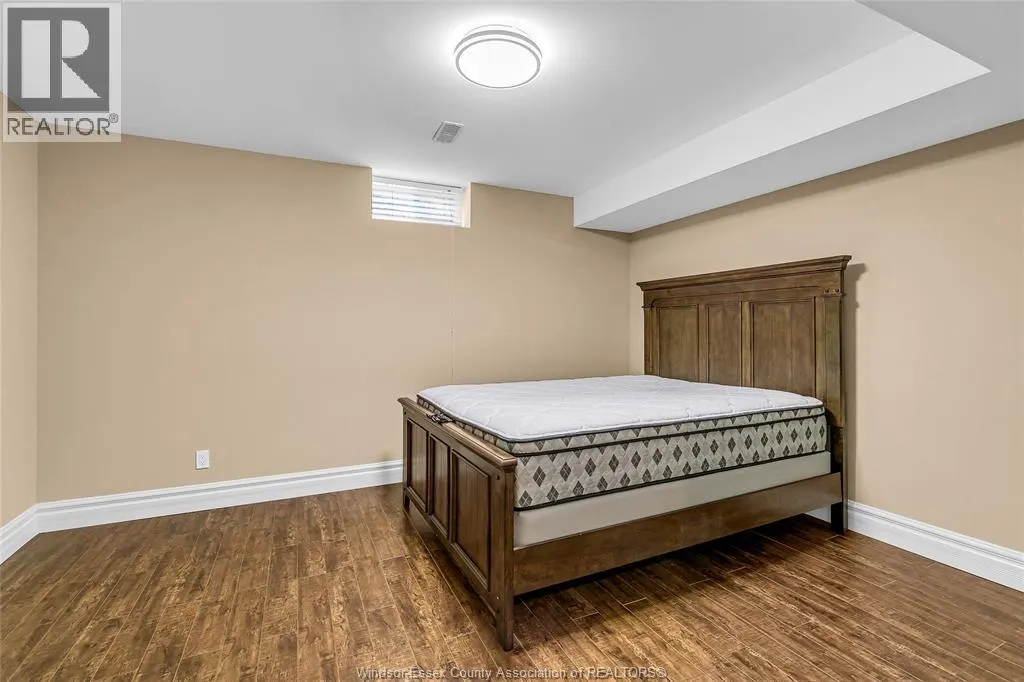1385 MAPLE