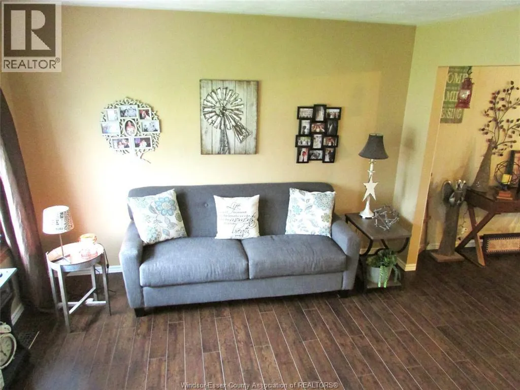 127 Danforth AVENUE