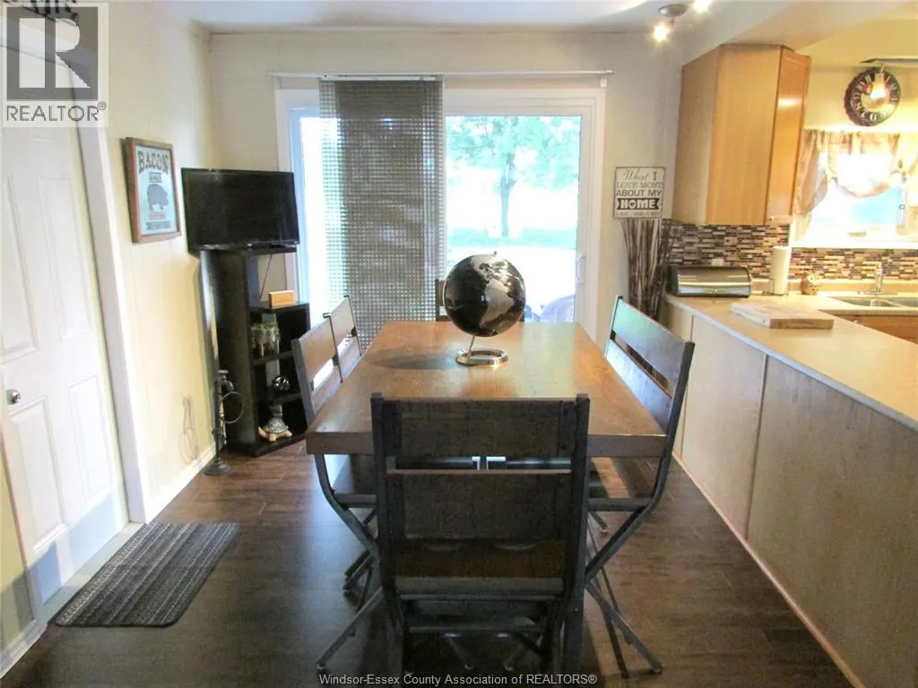 127 Danforth AVENUE