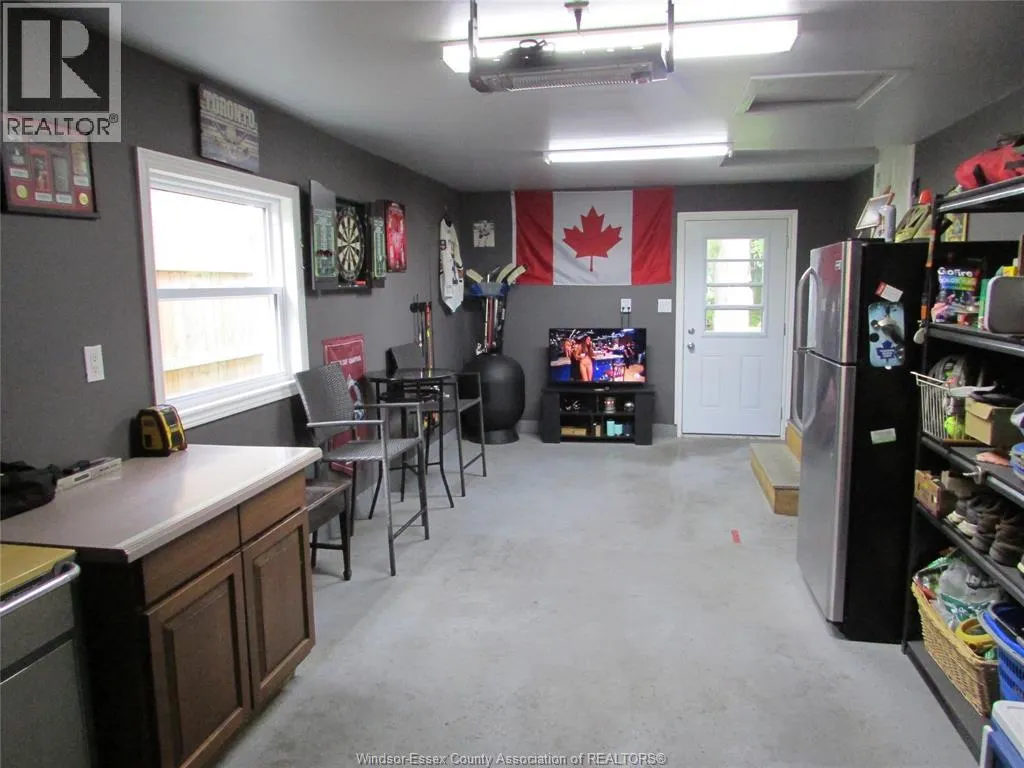 127 Danforth AVENUE