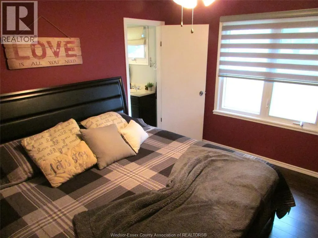 127 Danforth AVENUE