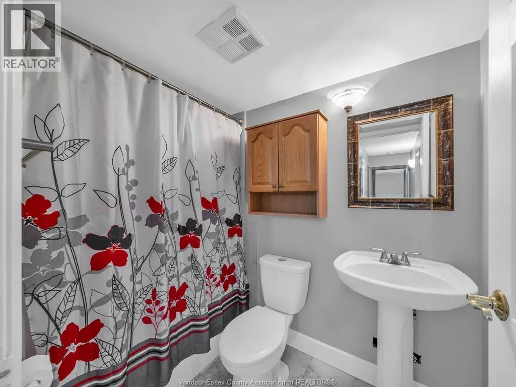 150 PARK STREET West Unit# 913