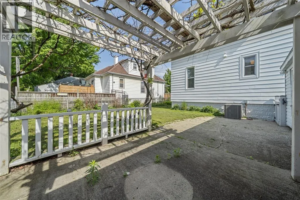 361 DEVINE STREET