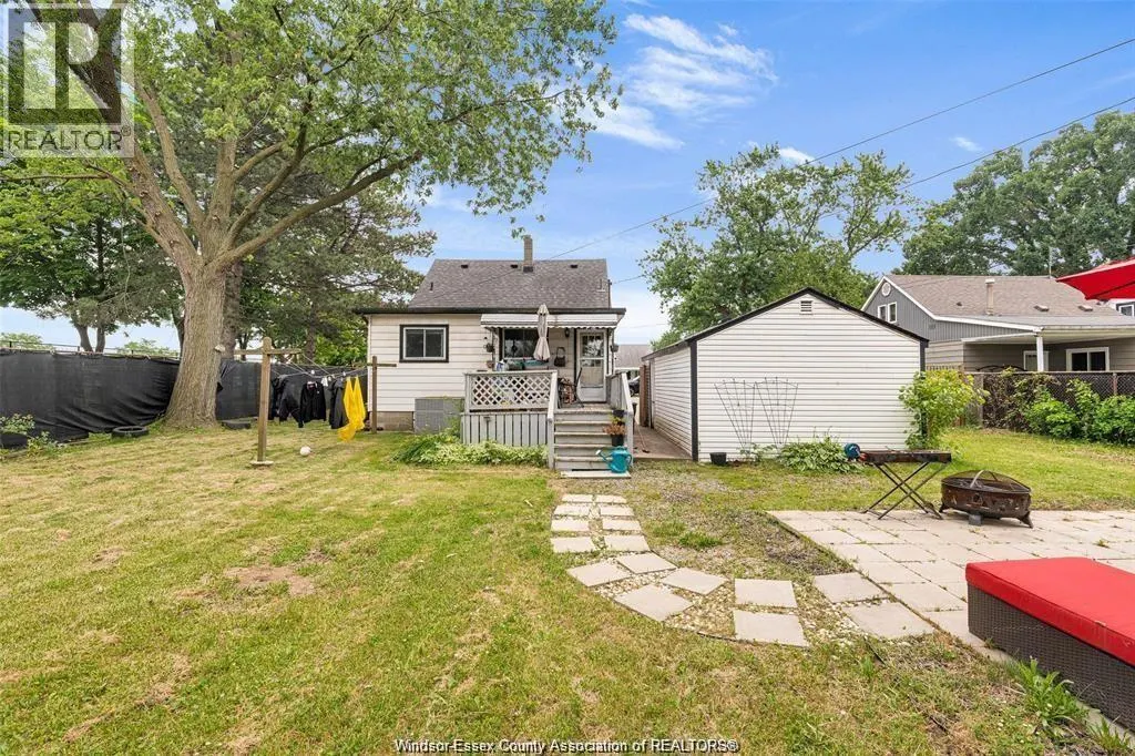 732 VANIER STREET