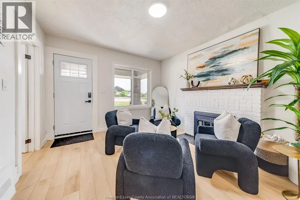 2241 WINDERMERE