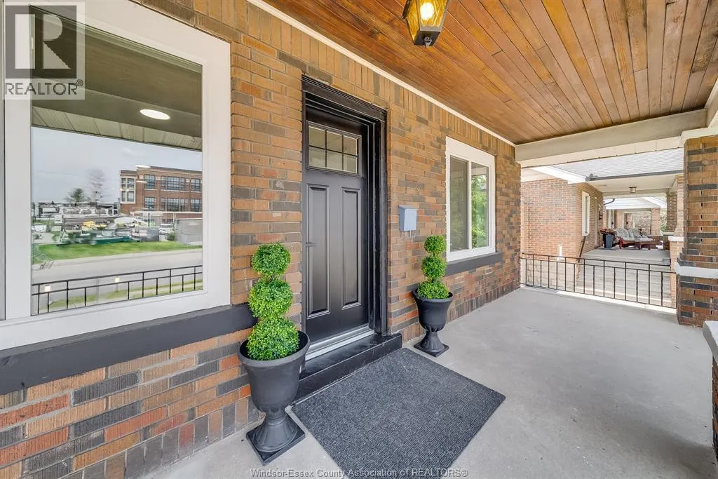 2241 WINDERMERE