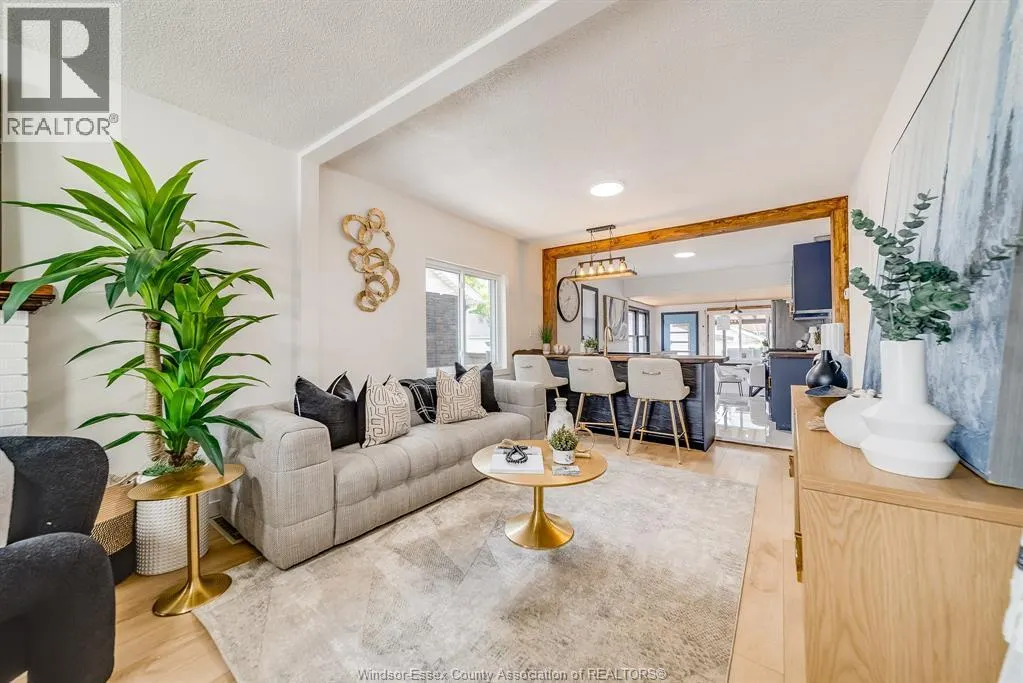 2241 WINDERMERE