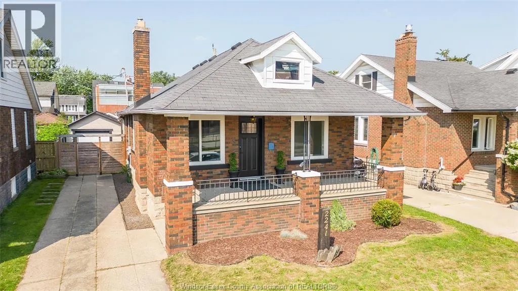 2241 WINDERMERE