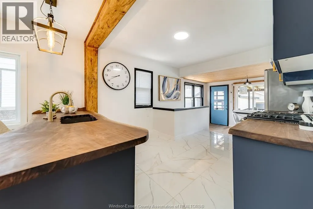 2241 WINDERMERE