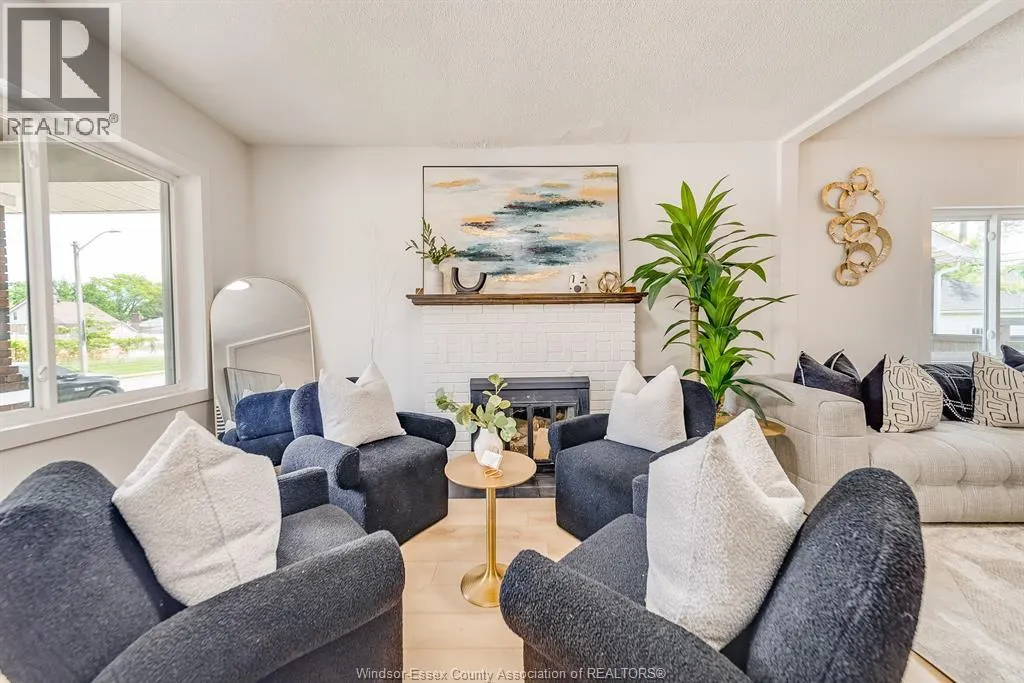 2241 WINDERMERE